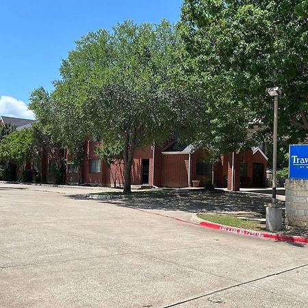 Travelodge By Wyndham Arlington/Dallas Area Exterior photo